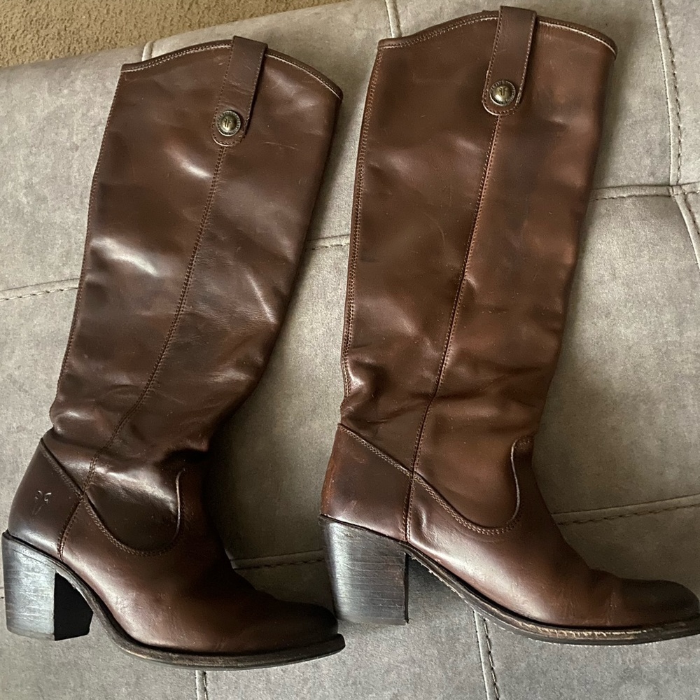 Frye Jackie Button Boots. Women 5.5